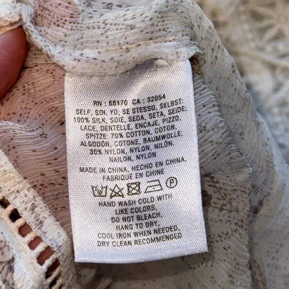 Anthropologie • 100% Silk Meadow Rue Aeris Peasant Blouse - Picture 12 of 12